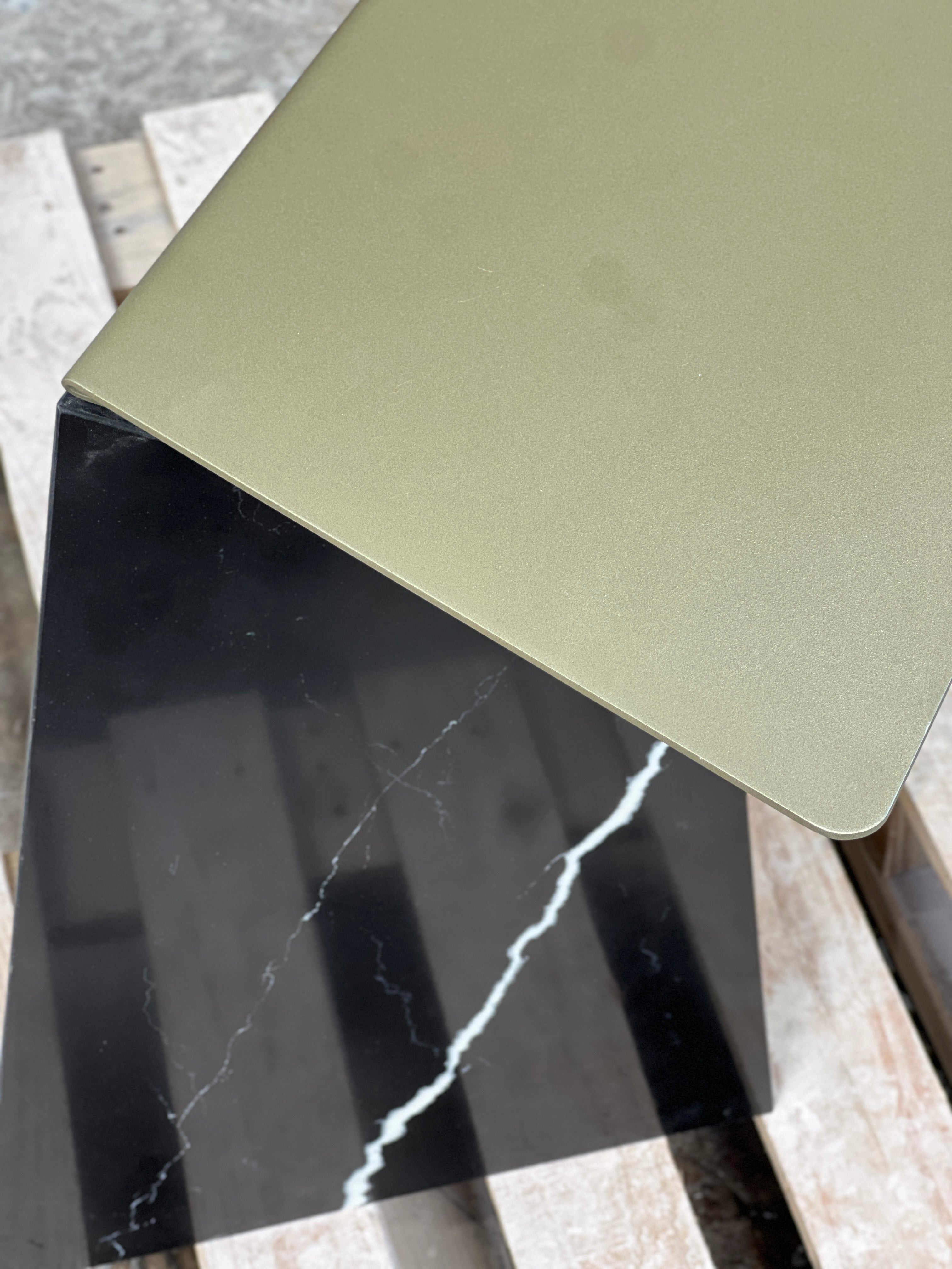 Delta Side Table - Ammonite Nero Marquina Quartz