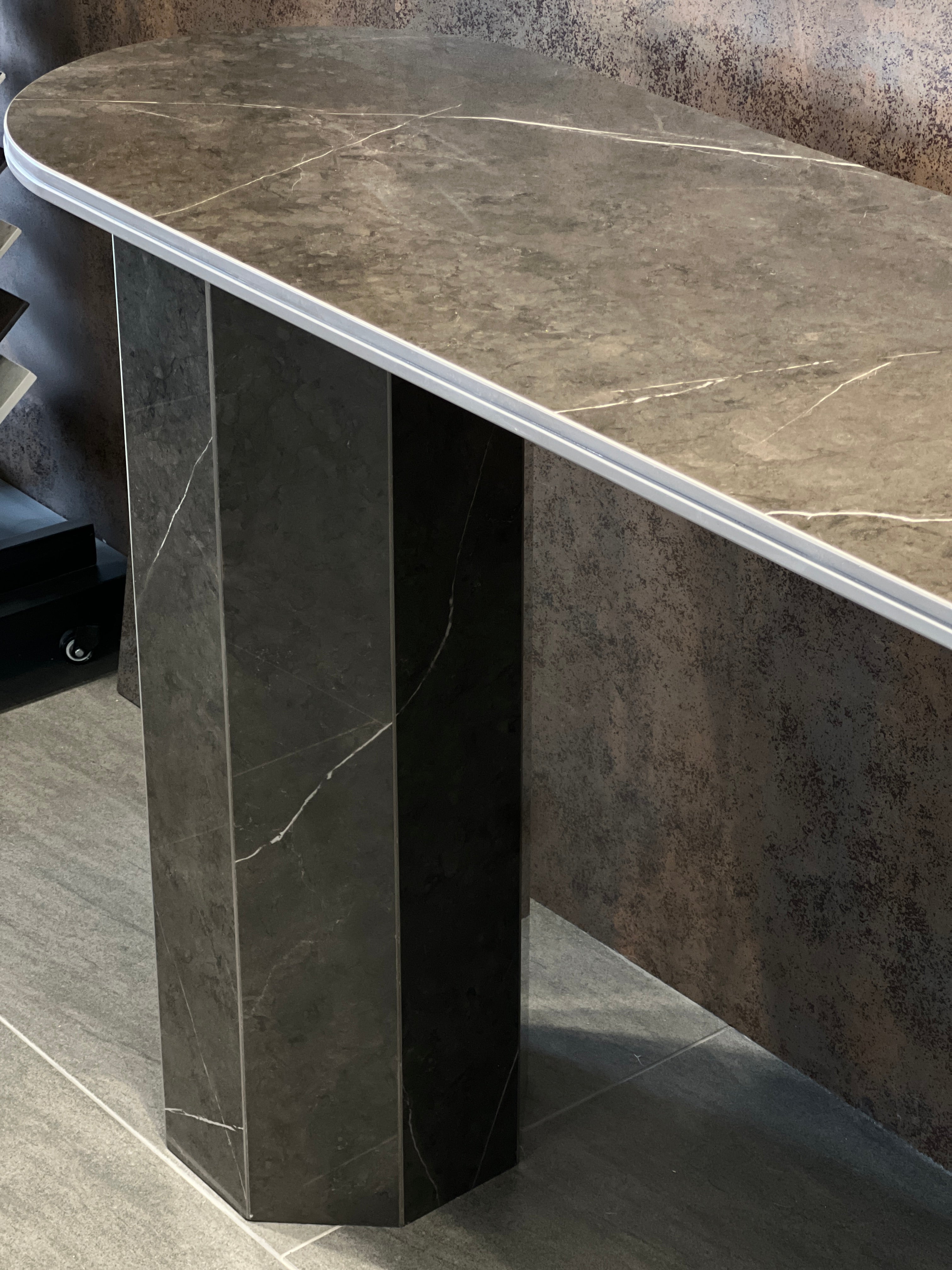 Valentina Console - Xtone Liem Dark