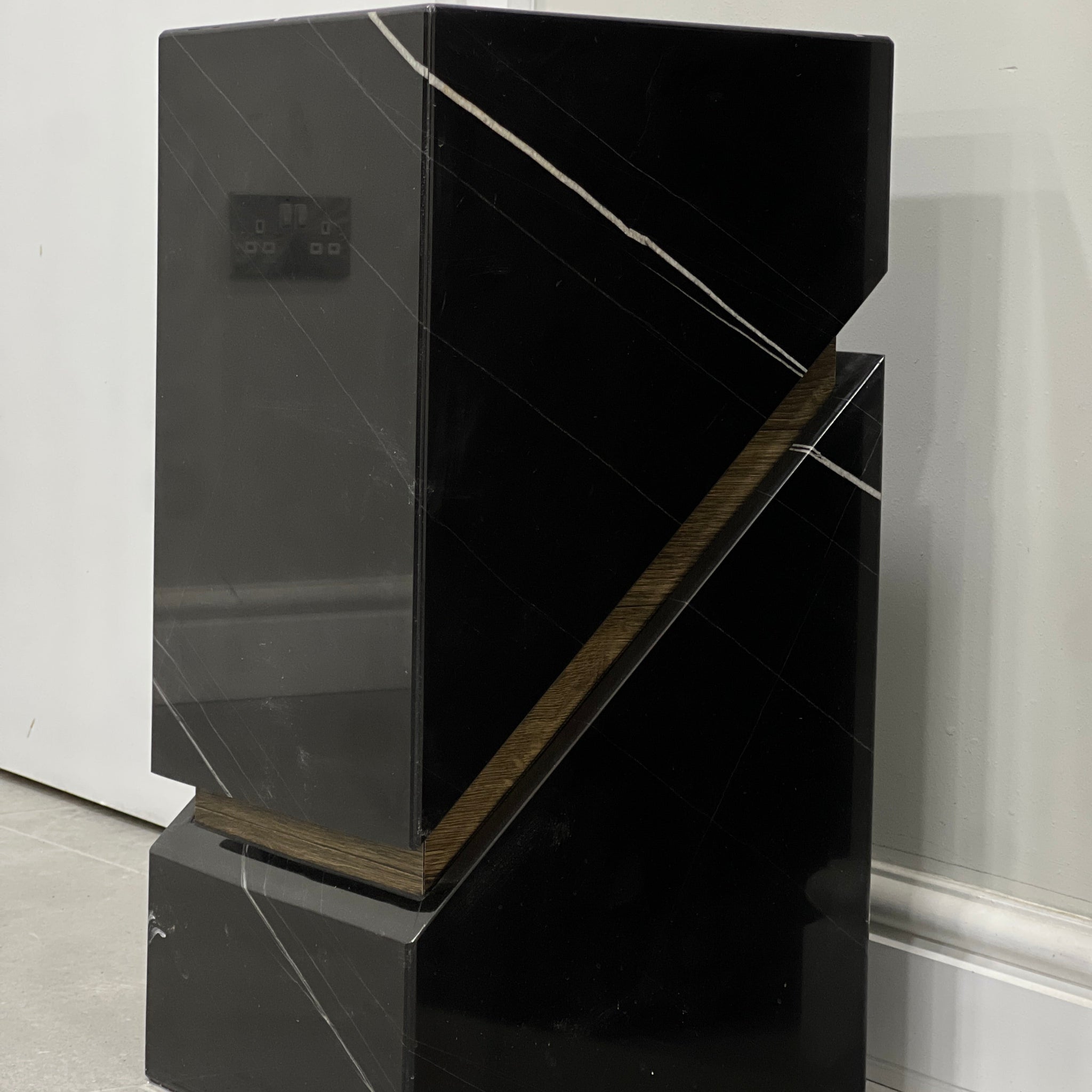 Rustique Pedestal - Sahara Noir Marble