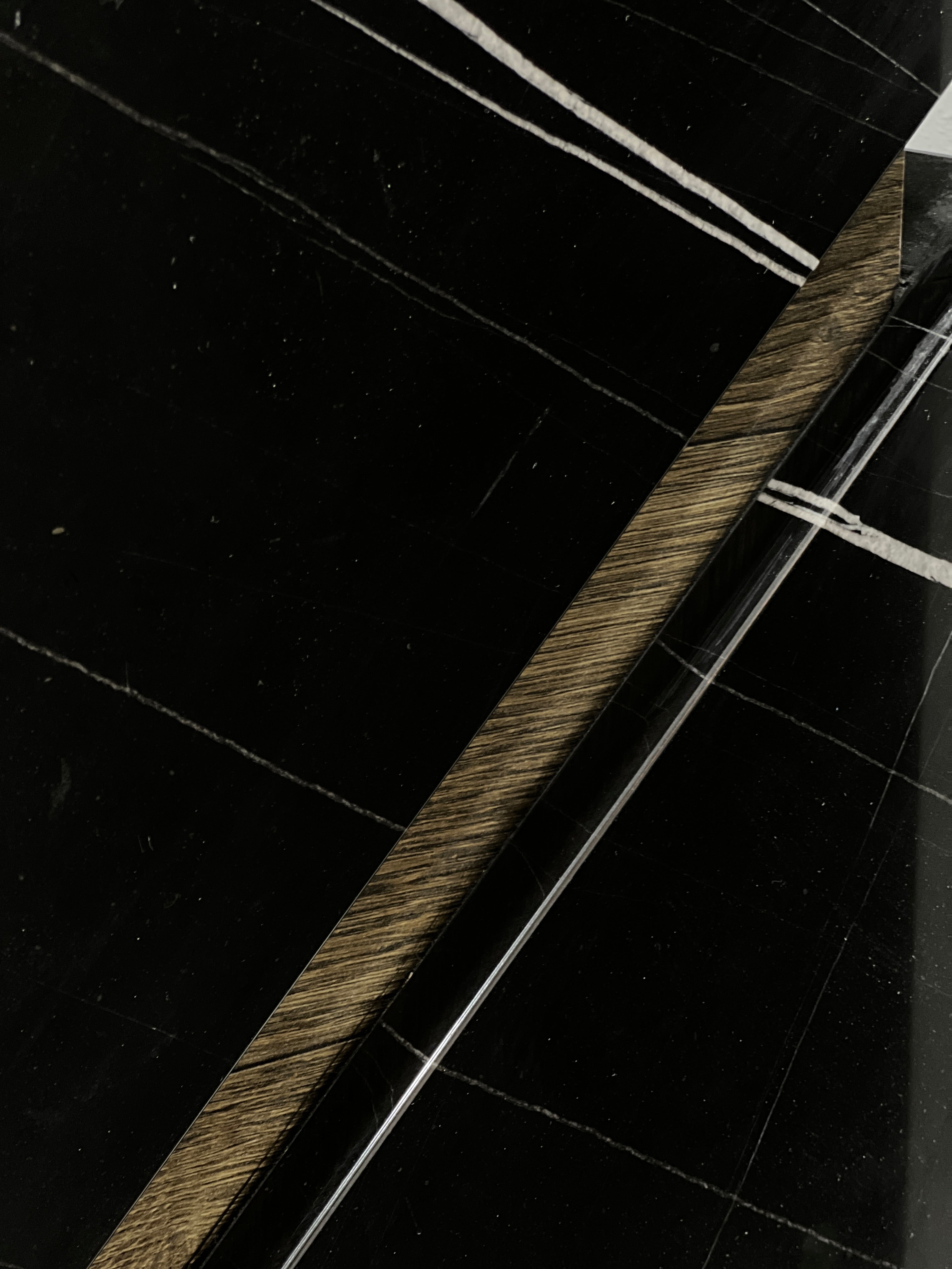 Rustique Pedestal - Sahara Noir Marble